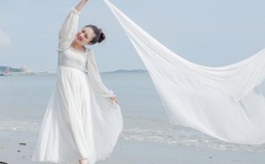 胸大的姑娘好看视频